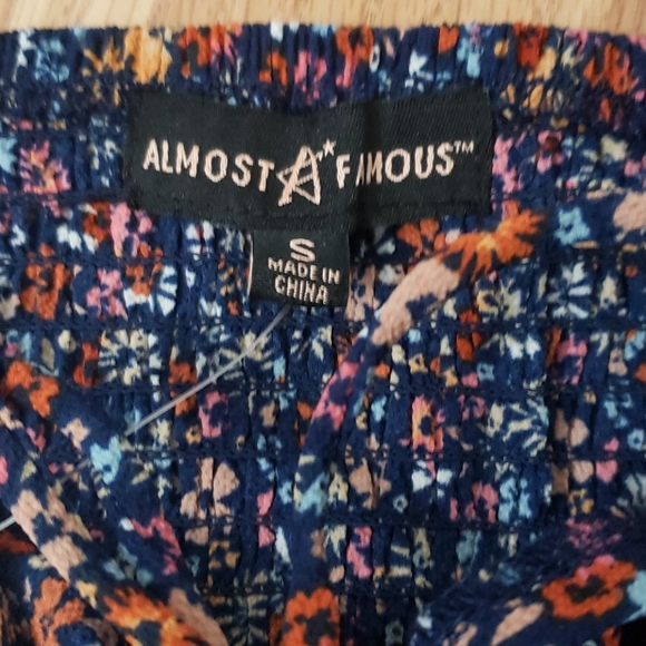 Almost Famous Floral Top - Picture 6 of 6